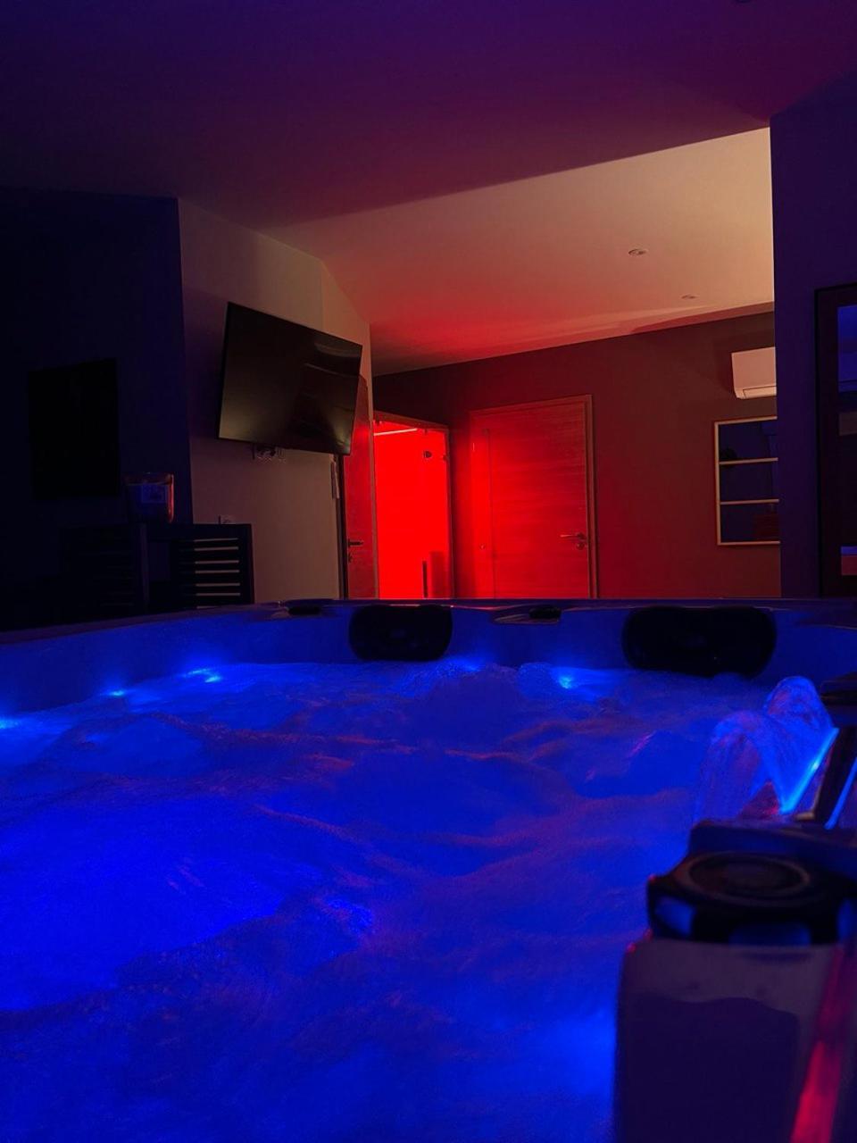 La Valentine Love Room Gites Des 3 Lavoirs Bourogne Esterno foto