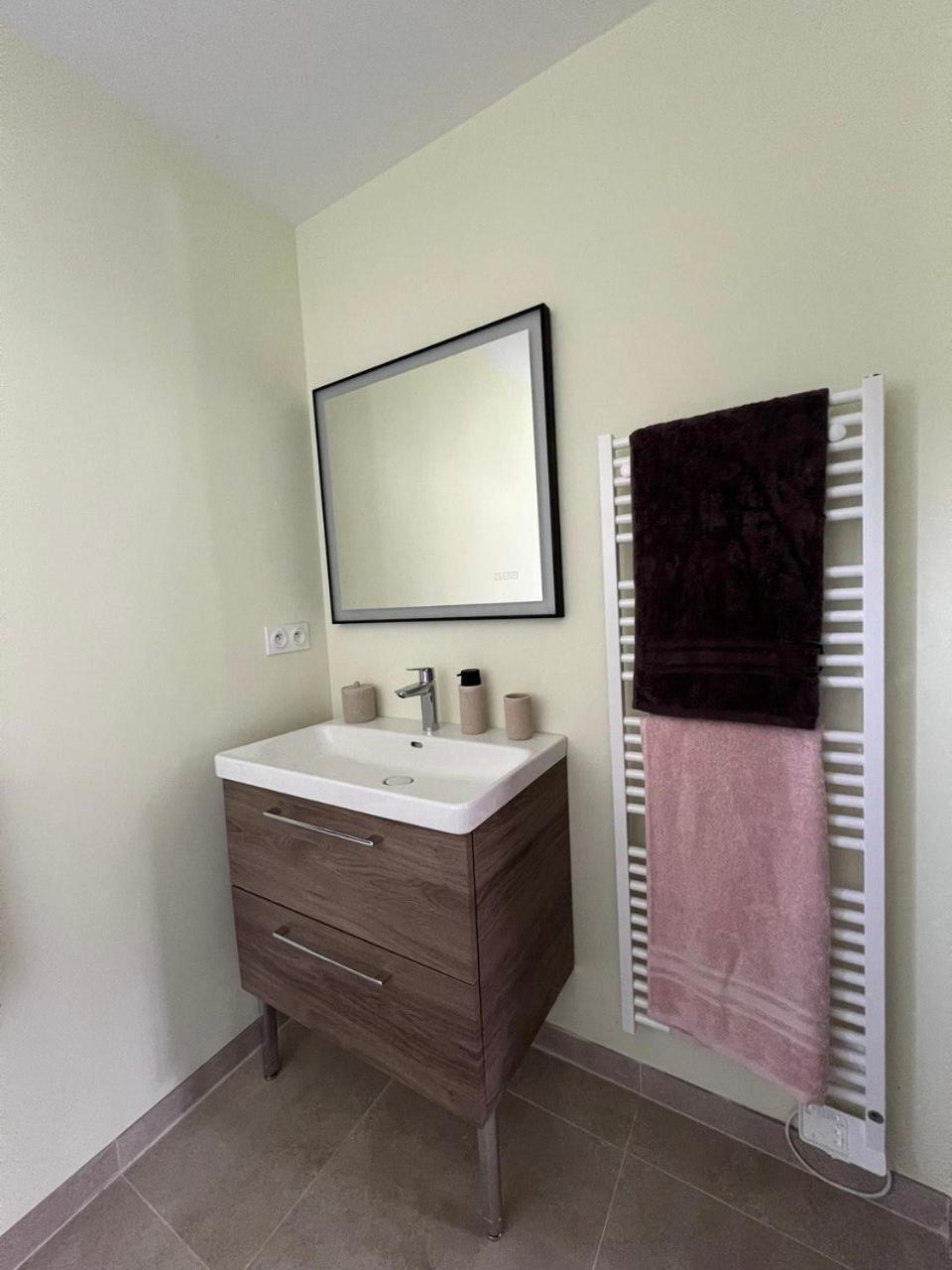La Valentine Love Room Gites Des 3 Lavoirs Bourogne Esterno foto